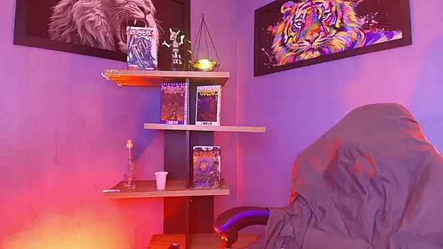 luxiel  online show from February 11, 2026, 8:41 pm