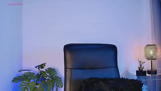 MissEmma   online show from December 15, 2025, 12:44 pm