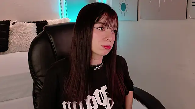 LaadyScarlett online show from November 12, 2025, 2:48 am