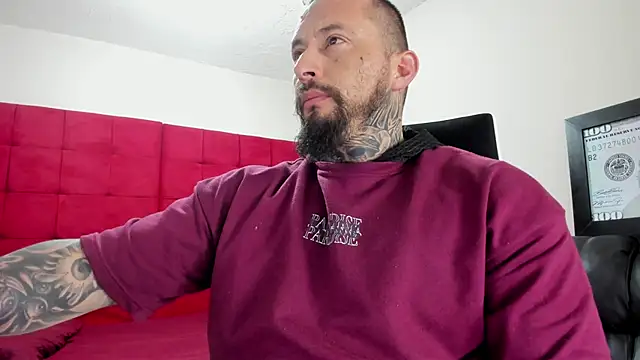 Snapshot of VenomHeat chatting on November 26, 2025, 7:25 pm VenomHeat online show from November 26, 2025, 7:25 pm