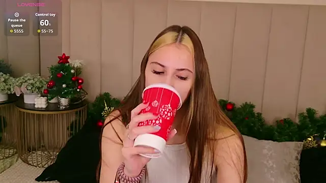 AriaBe11 online show from December 20, 2025, 7:11 am