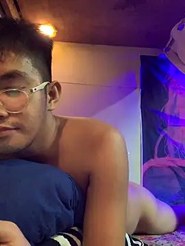 Snapshot of denzkylexx chatting on January 7, 2026, 5:40 pm denzkylexx online show from January 7, 2026, 5:40 pm