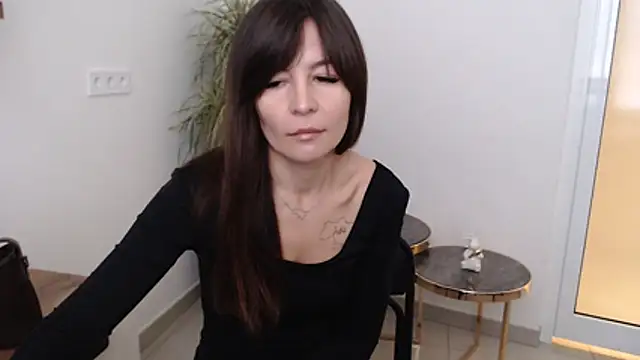 Veronichkaaa online show from November 13, 2025, 8:18 am