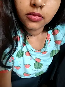 Sexy Divya   online show from March 29, 2026, 2:46 am