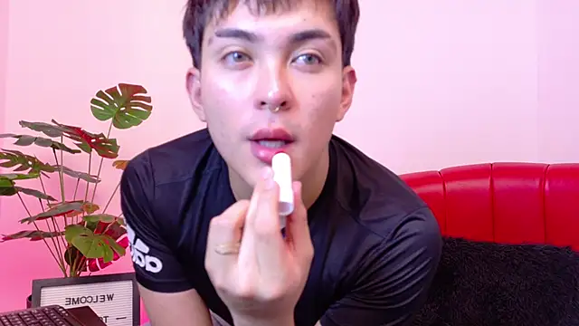 Valentin X online show from November 16, 2025, 3:44 am