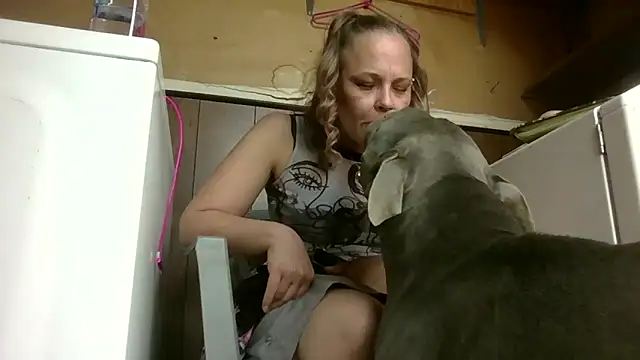 nikkibae33 online show from April 12, 2026, 12:25 am