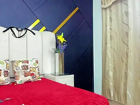 ShanellDiaz  online show from February 13, 2026, 2:44 am