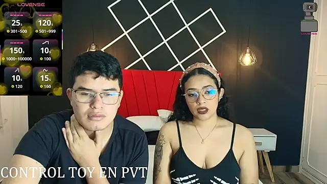 Snapshot of Logan_Chloe chatting on November 28, 2025, 12:16 pm Logan Chloe online show from November 28, 2025, 12:16 pm