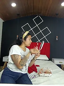 Snapshot of Logan_Chloe chatting on December 1, 2025, 11:33 am Logan Chloe online show from December 1, 2025, 11:33 am