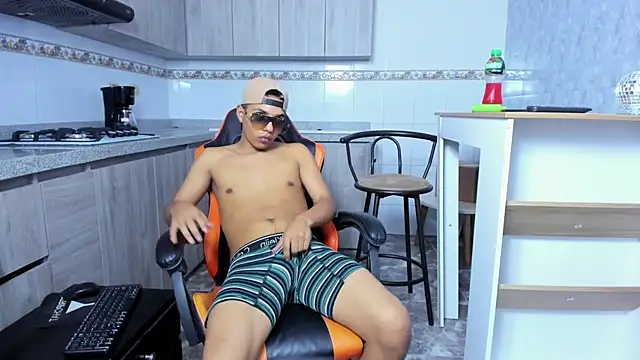 antonycres online show from November 14, 2025, 1:04 pm