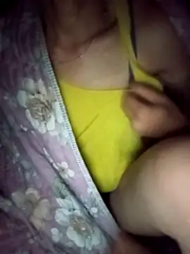 Lynn-122 online show from April 16, 2026, 10:01 pm