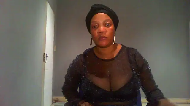 DustyLucy02 online show from April 18, 2026, 12:51 pm