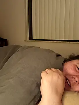 mayflower420 online show from April 15, 2026, 3:12 am