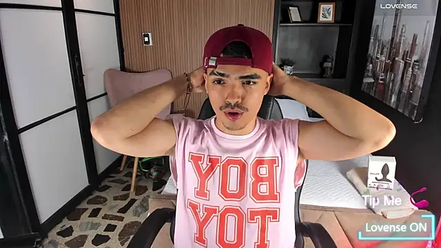 Snapshot of NicoKingg_ chatting on November 11, 2025, 1:44 am NicoKingg online show from November 11, 2025, 1:44 am