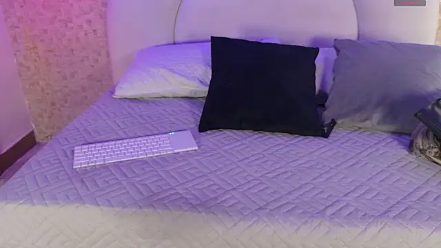 aria sm online show from November 11, 2025, 7:30 pm