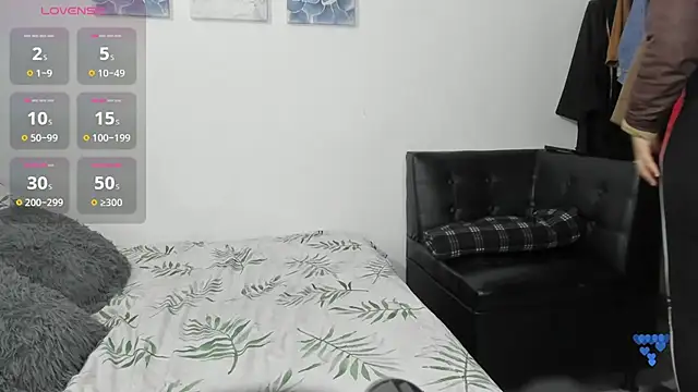 ariannawil online show from November 10, 2025, 10:59 pm