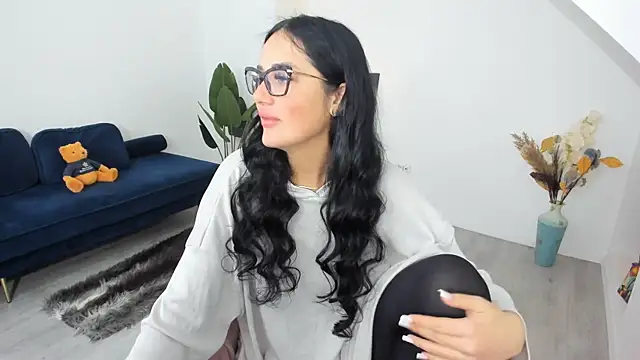 Snapshot of AnyaEvy chatting on March 3, 2026, 4:30 am AnyaEvy online show from March 3, 2026, 4:30 am