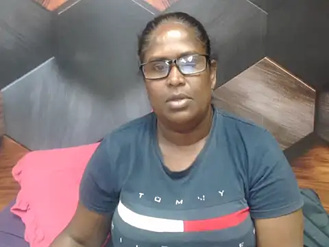 IndianDeluxe online show from November 12, 2025, 4:49 am