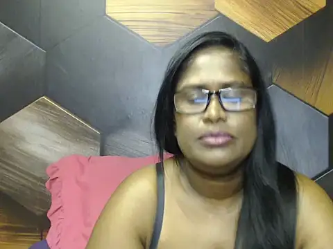 IndianDeluxe online show from November 28, 2025, 4:45 am