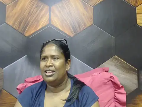 IndianDeluxe online show from November 10, 2025, 5:18 pm