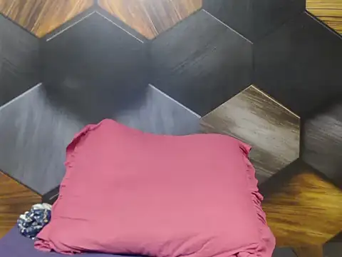 IndianDeluxe online show from November 11, 2025, 4:46 pm