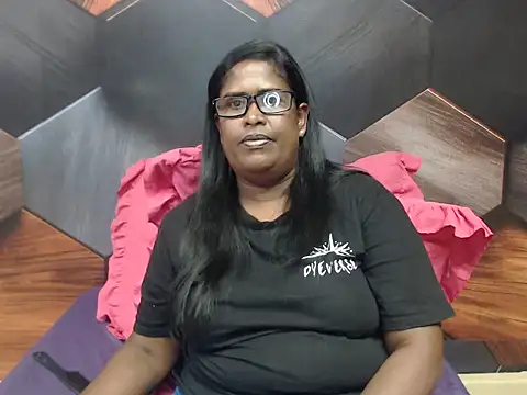 IndianDeluxe online show from November 8, 2025, 5:05 pm