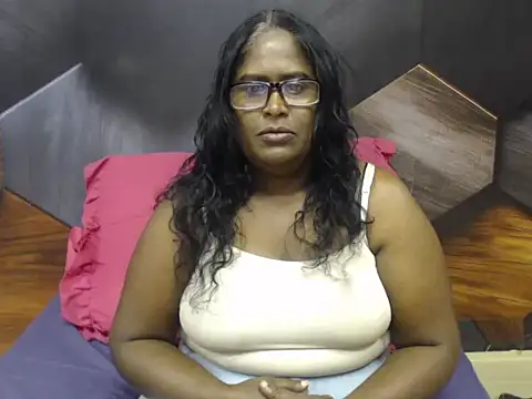 IndianDeluxe online show from November 7, 2025, 9:30 pm