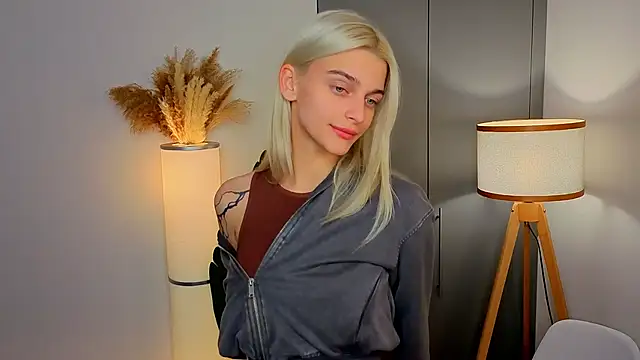 AdameShoyer online show from November 20, 2025, 8:20 pm