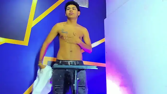 Tommy bigcock19 online show from November 14, 2025, 7:50 pm