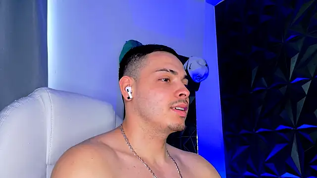 Maxwell Dupont online show from December 19, 2025, 8:11 pm