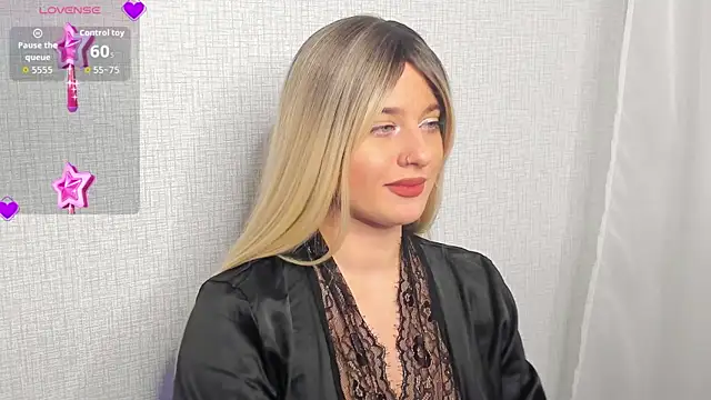 Cherry B1isss online show from November 28, 2025, 5:13 pm