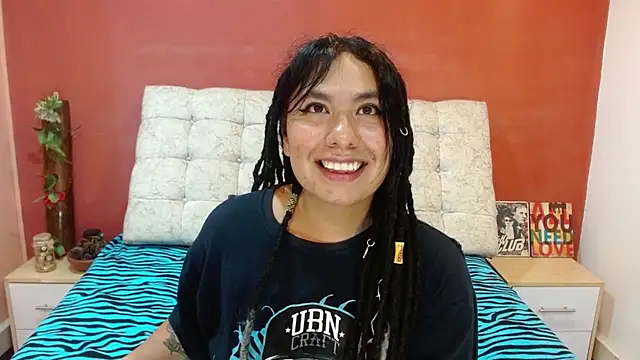 Becky Hustonn online show from November 20, 2025, 8:20 pm