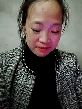 Yumiik2kk online show from November 16, 2025, 9:58 am