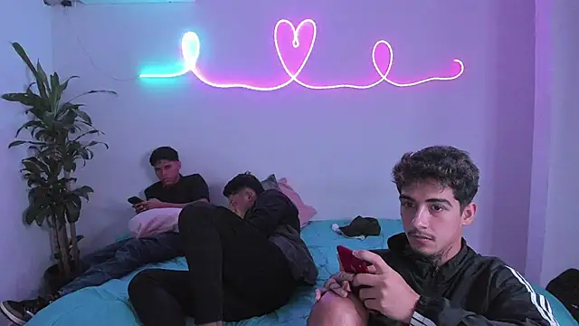 Snapshot of shark_boy28 chatting on November 30, 2025, 4:24 am shark boy28 online show from November 30, 2025, 4:24 am