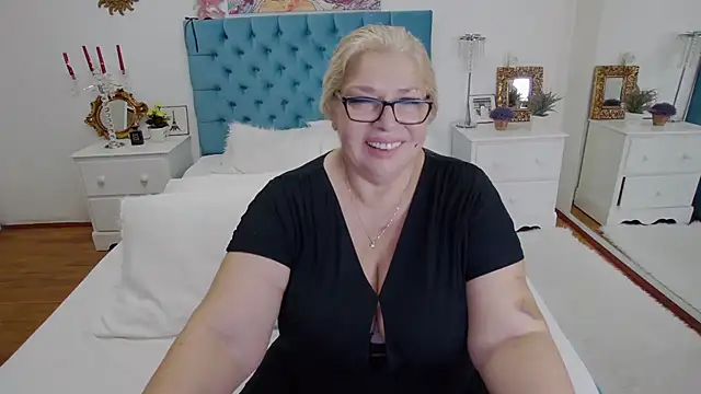 Snapshot of ByaStorm chatting on September 9, 2025, 5:44 pm ByaStorm online show from September 9, 2025, 5:44 pm