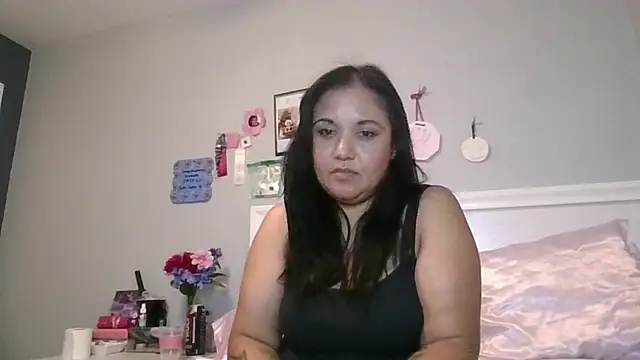 tattedlatina online show from November 13, 2025, 4:38 am