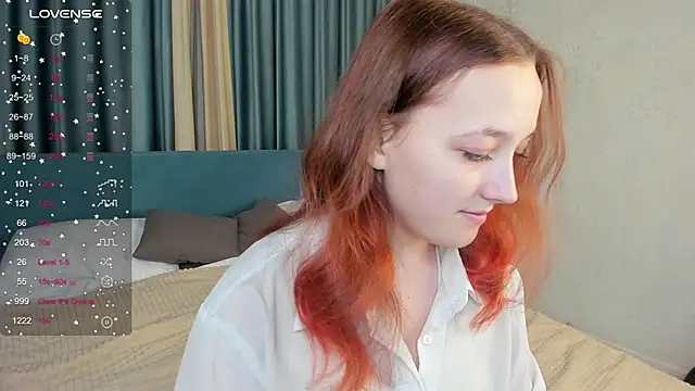 LauraKelley online show from November 23, 2025, 10:03 am