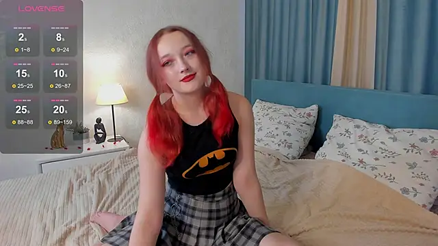 LauraKelley online show from November 9, 2025, 8:07 am