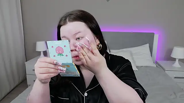 Snapshot of EvaNova_ chatting on December 3, 2025, 4:24 am EvaNova online show from December 3, 2025, 4:24 am