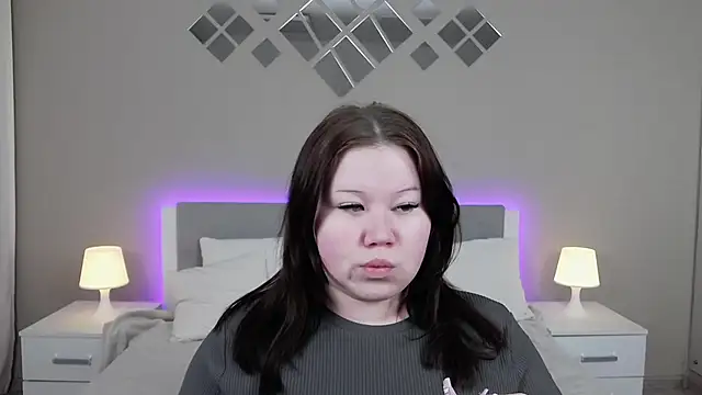 EvaNova  online show from December 17, 2025, 4:17 am