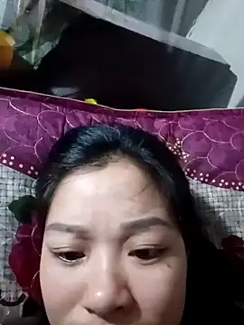 Lyla john online show from December 22, 2025, 10:32 pm