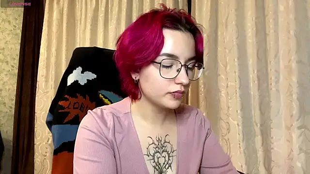 TheaMacrae online show from November 11, 2025, 3:07 pm