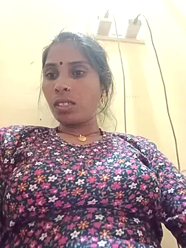 Snapshot of Veshali_Love143 chatting on November 13, 2025, 11:25 am Veshali Love143 online show from November 13, 2025, 11:25 am