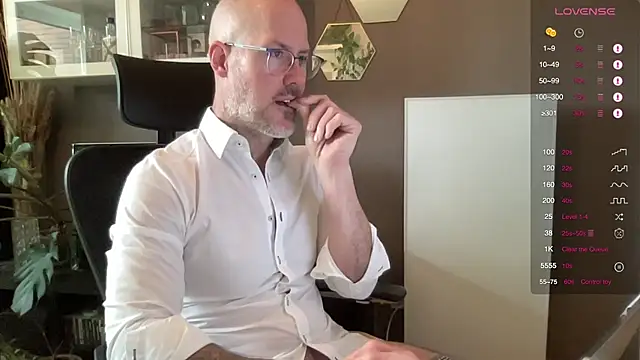 the new fit rubinho online show from April 13, 2026, 8:29 am