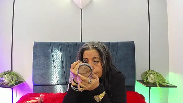 Victoriaa Anderson online show from July 10, 2026, 12:49 pm