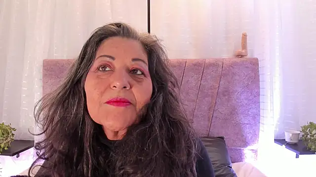 Victoriaa Anderson online show from April 10, 2026, 1:29 pm