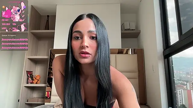 Snapshot of Ashlyrouxx chatting on April 21, 2026, 9:43 pm Ashlyrouxx online show from April 21, 2026, 9:43 pm