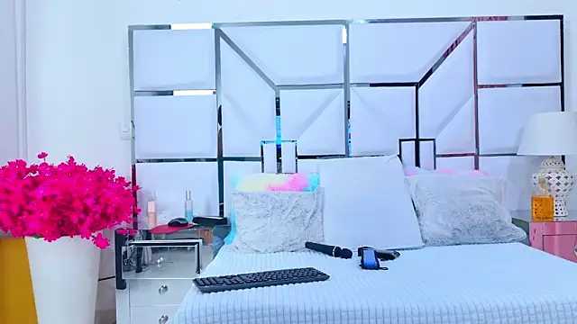 Snapshot of BunnySexyy18 chatting on February 17, 2026, 3:37 am BunnySexyy18 online show from February 17, 2026, 3:37 am