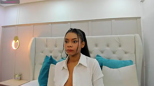 lia pascal online show from November 21, 2025, 11:31 am