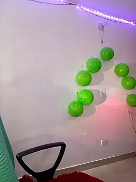 Snapshot of Ema_goddess chatting on November 25, 2025, 3:01 pm Ema goddess online show from November 25, 2025, 3:01 pm